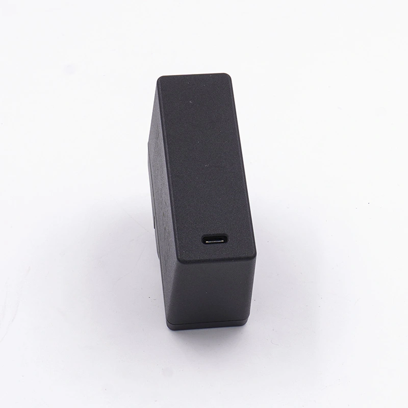 9V 3A இன்டர்சேஞ்சபிள் பிளக் பவர் அடாப்டர் உடன் USB C போர்ட்ஸ் வெளியீடு