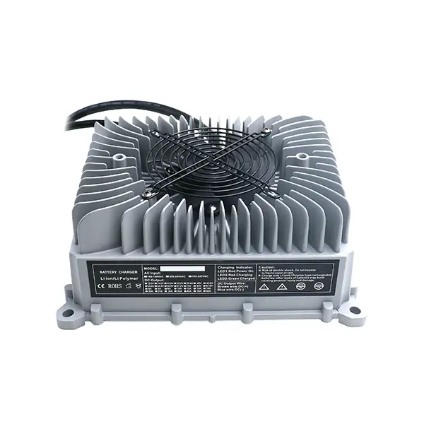 கோல்ஃப் கார்களுக்கான OBC 2000w போர்ட்டபிள் பேட்டரி சார்ஜர் Tuv